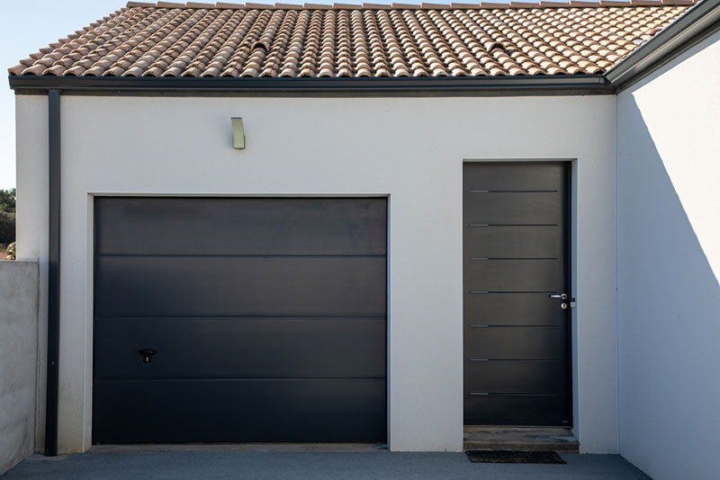 Entreprise d'installation et pose de porte, fenêtres, portails, vitrines, serrures dans le Val d'Oise 95